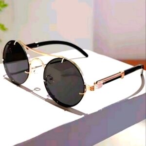 Stylish Black and Gold Unisex Sunglasses